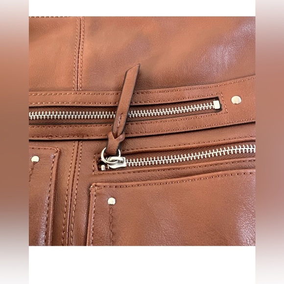 Riverton Messenger Crossbody - Picture 3 of 7